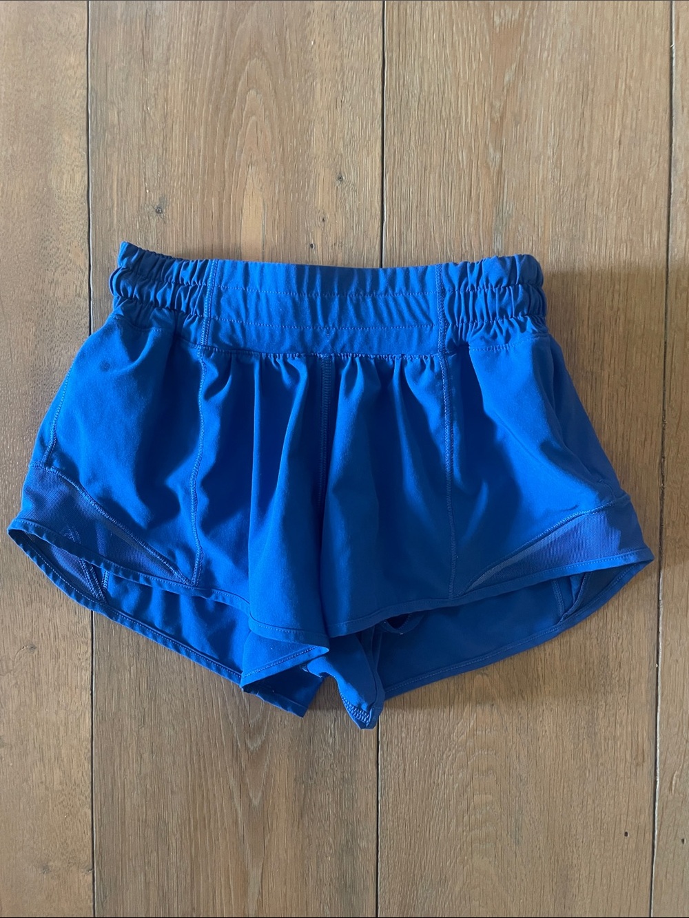 Lululemon Hotty Hot Low-Rise 2.5" Blue Shorts- size 2